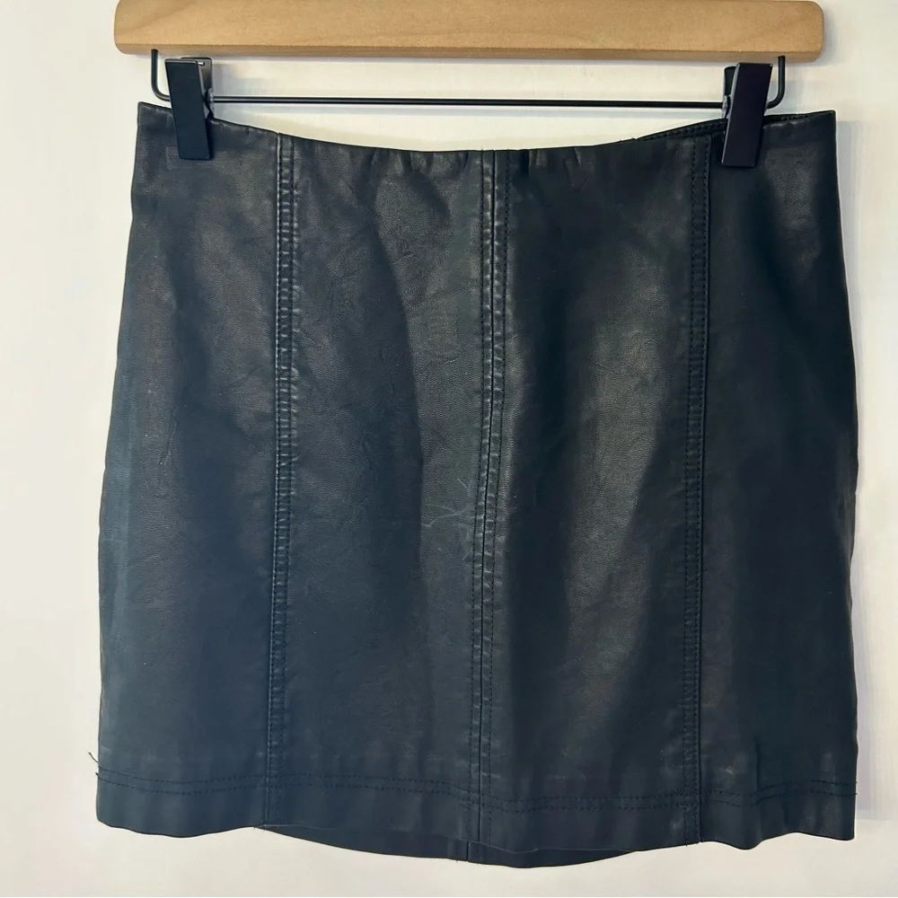 Free People Women’s Black Modern Femme Vegan Leather Mini Skirt, Size 4